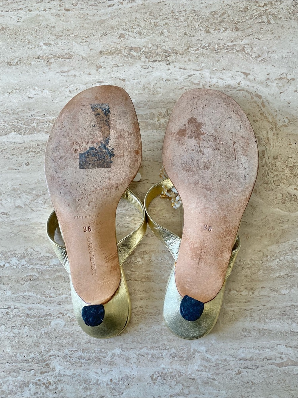 Vintage Manolo Blahnik Shell Bead Thong Sandal Heels - Picture 10 of 10